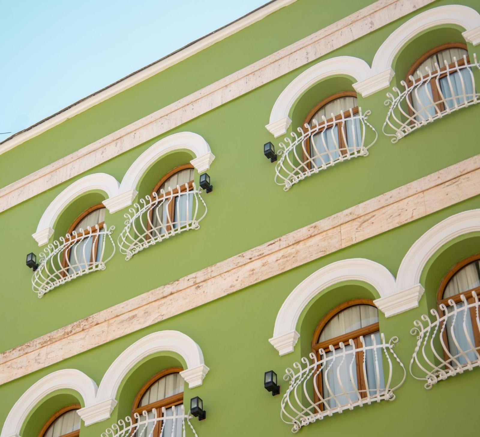 Riviera Hotel-City Center Vlore Exterior photo